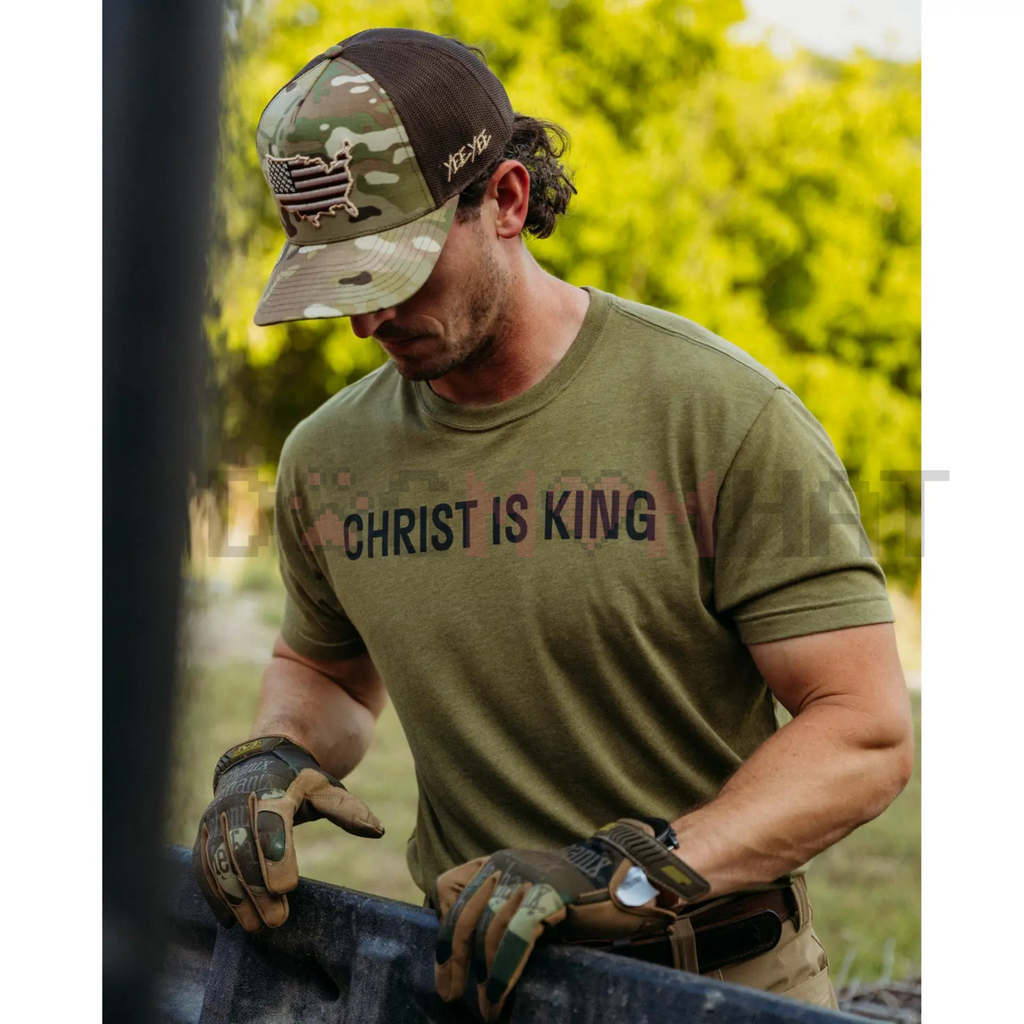 "Christ Is King" Tee – Unisex Christian T-Shirt, Faith-Based Apparel, Religious Statement Top